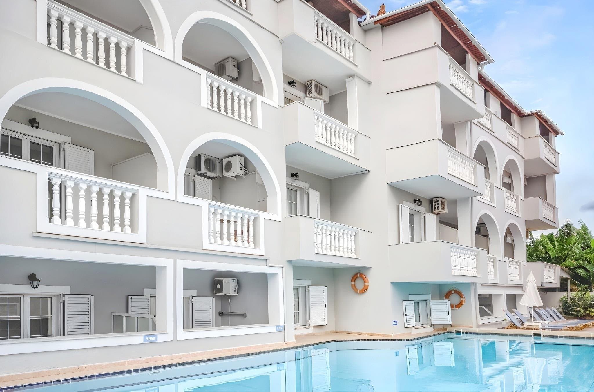 Georgina Inn, Agios Sostis