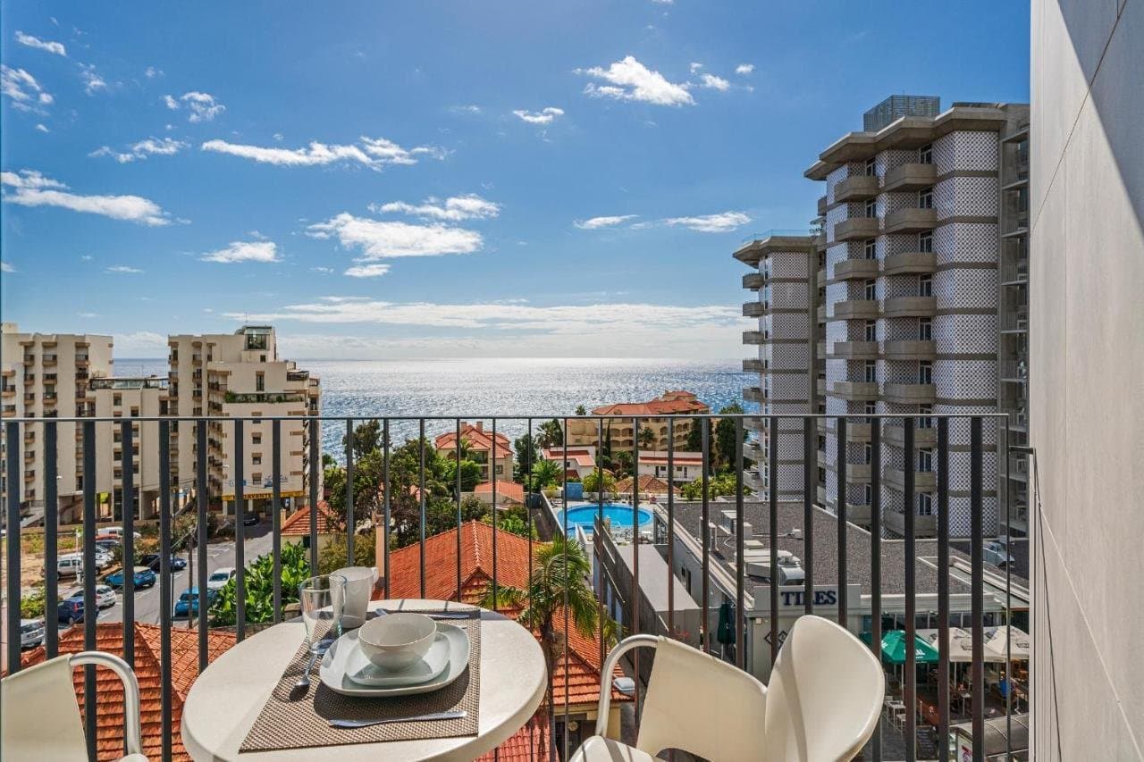 Monumental Plaza, Funchal