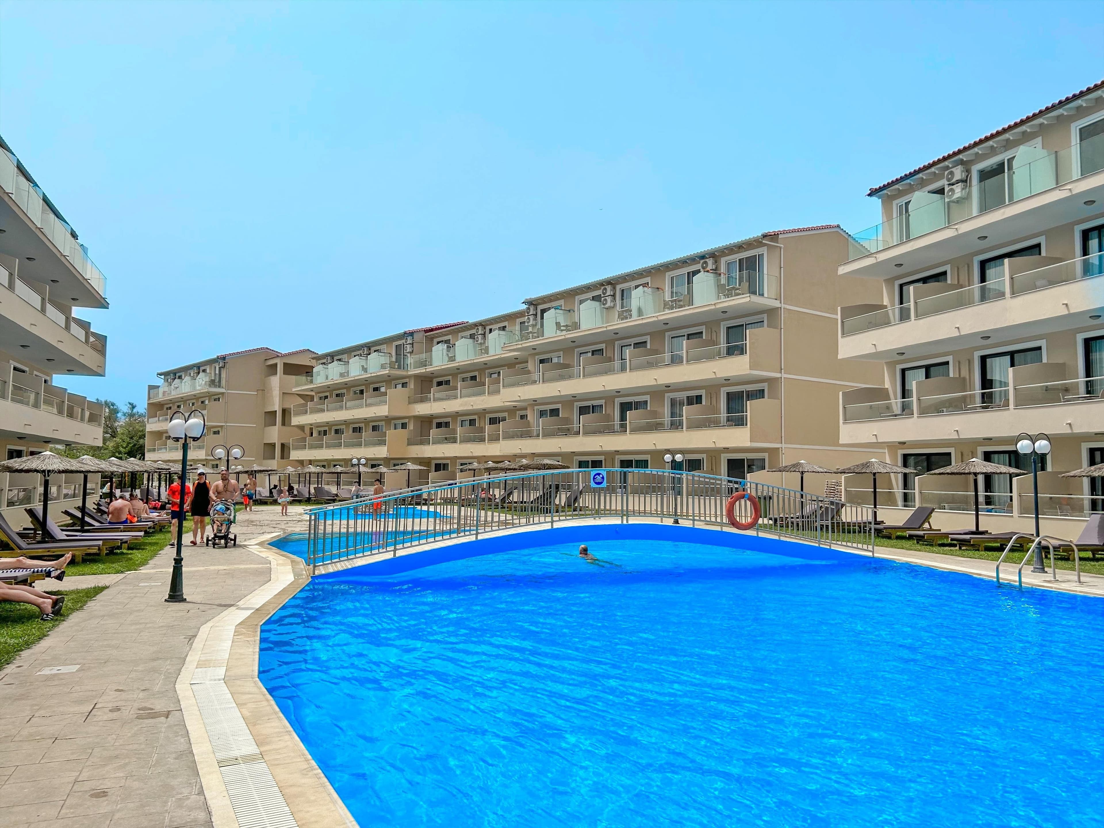 Angela Beach Family Deluxe, Roda
