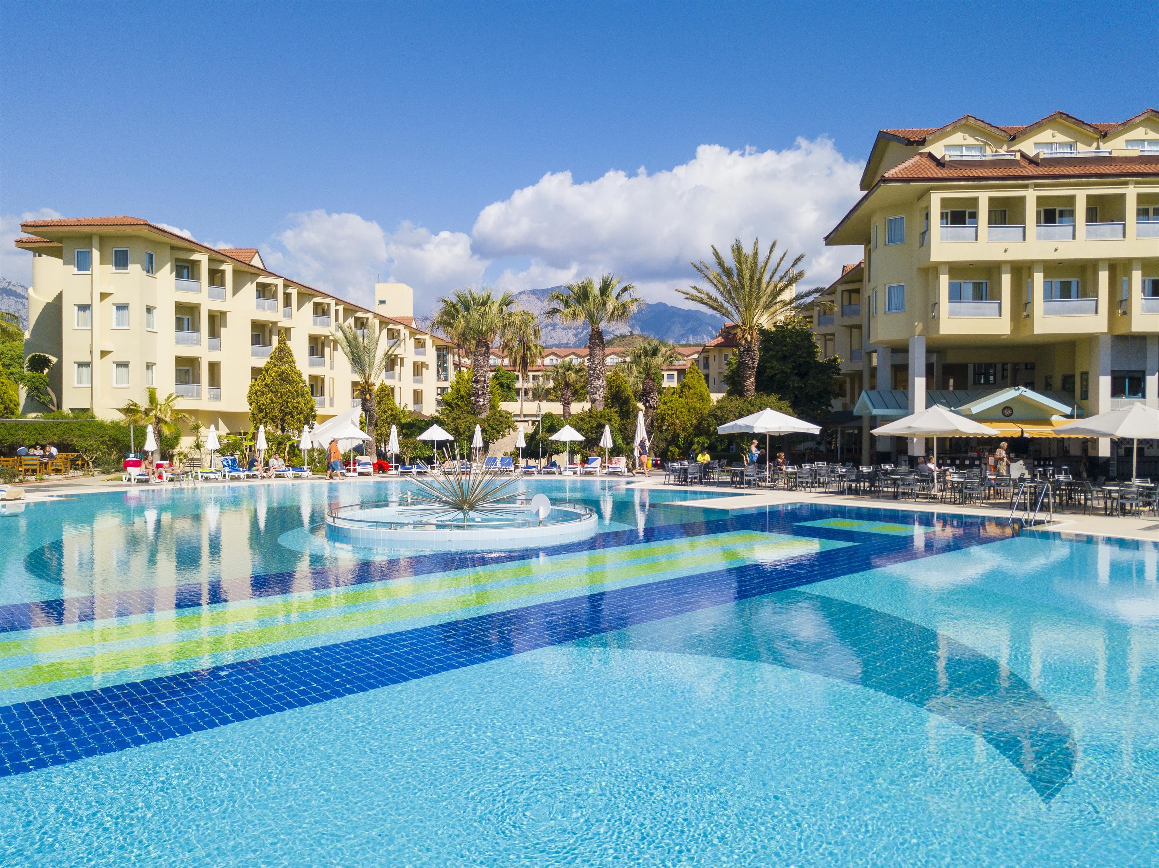 Queen's Park Le Jardin, Kiris
