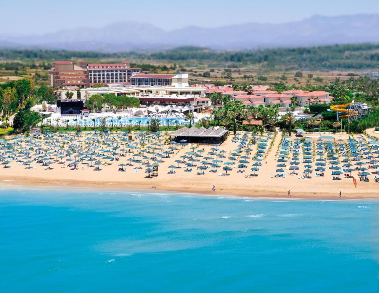Paloma Oceana, Side
