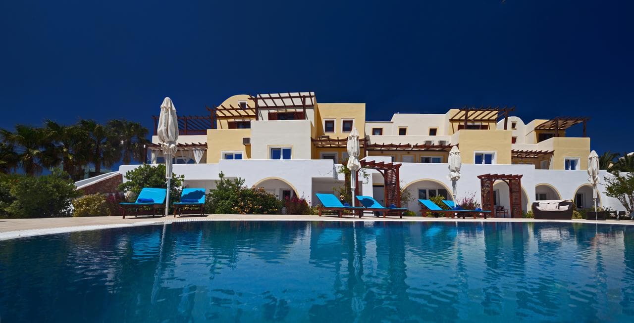 Arlene Boutique, Fira