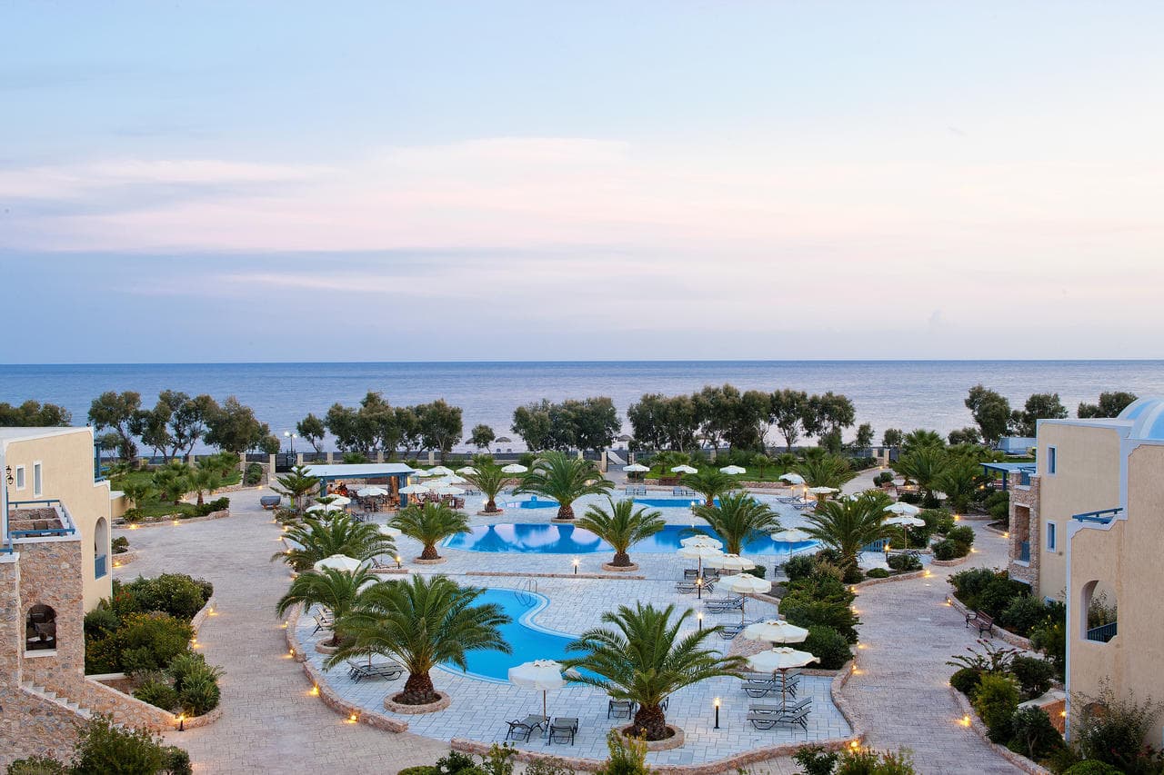 Santo Miramare Beach Resort, Perissa