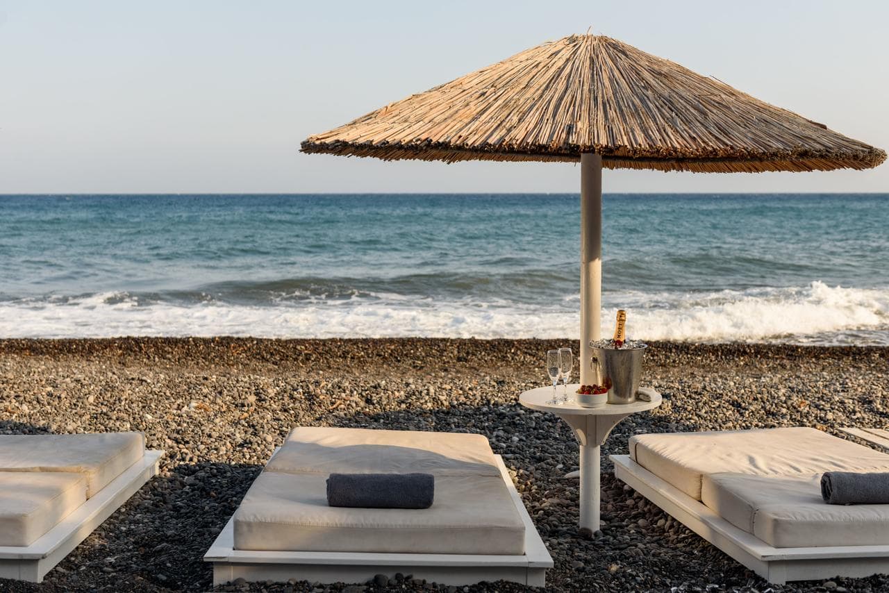 Alesahne Beach Hotel, Kamari