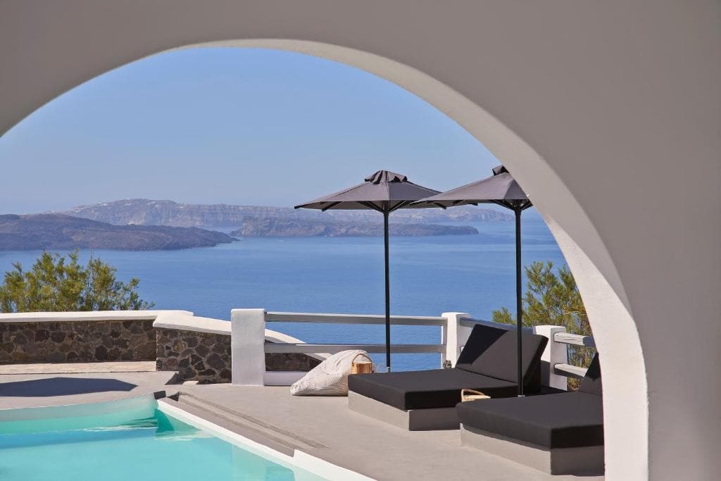 Mr and Mrs White Santorini, Oia