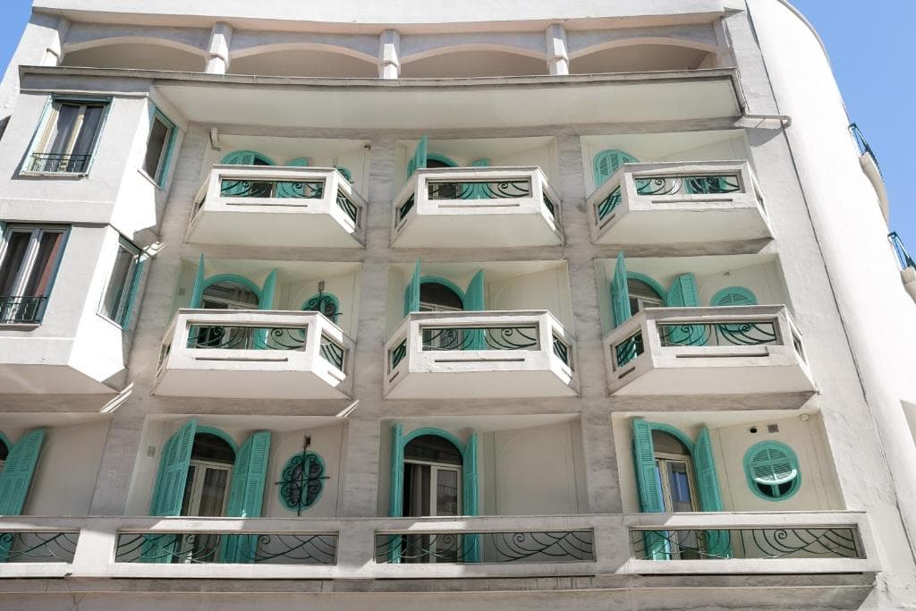 Hotel Locarno, Nisa