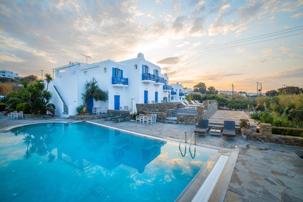 Vienoulas Garden, Mykonos Town