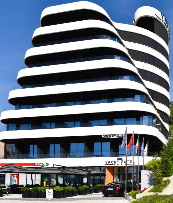 Hotel Yacht, Vlora