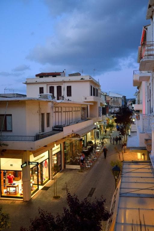Elia Kentron, Chania