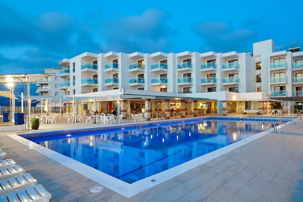 Aparthotel Nereida, Cala de Bou