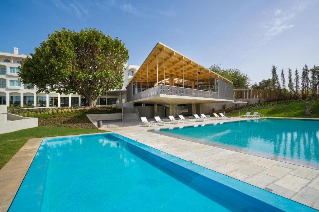 Ozadi Tavira, Tavira