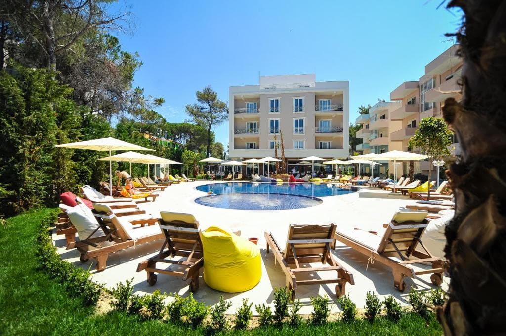 Hotel Sandy Beach Resort, Golem