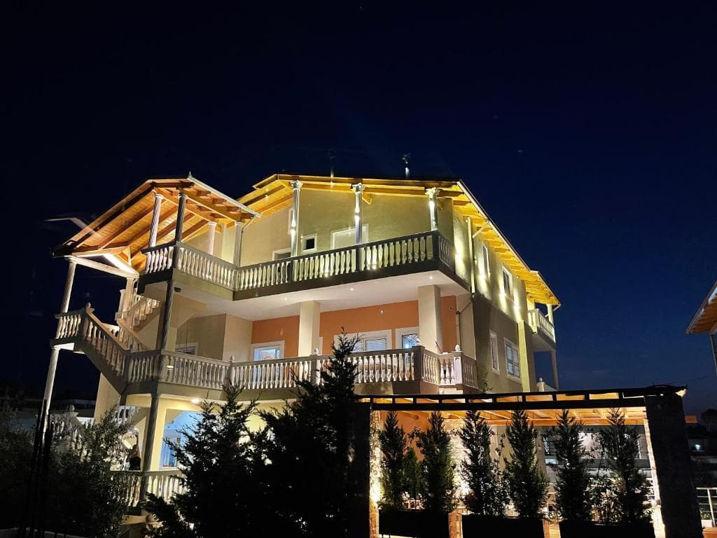 Vila Arial, Vlora