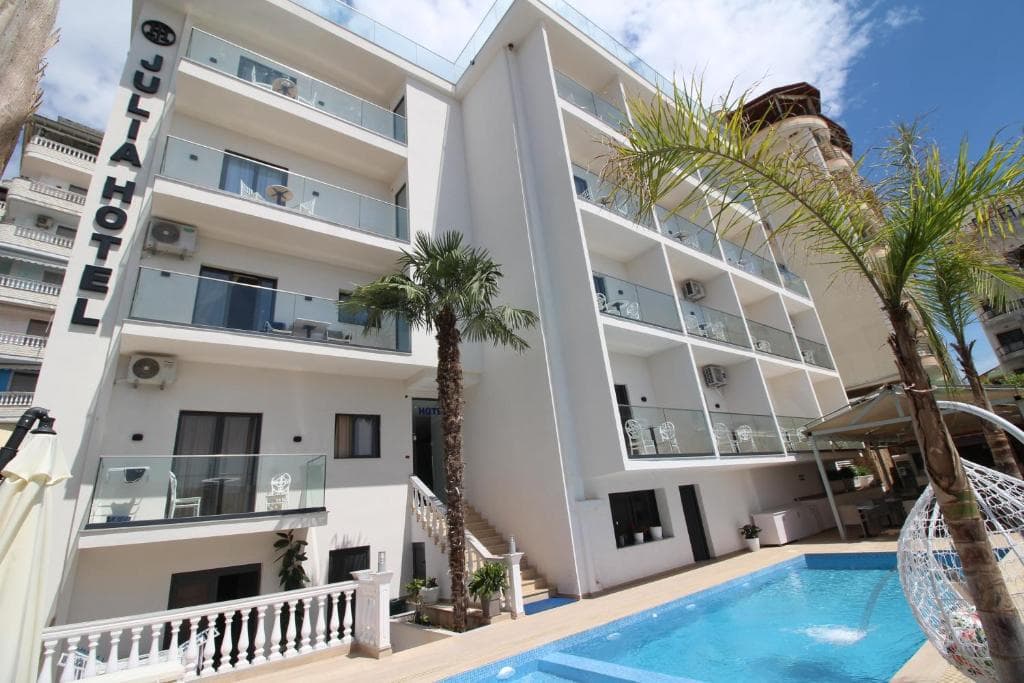 Hotel Julia, Sarande
