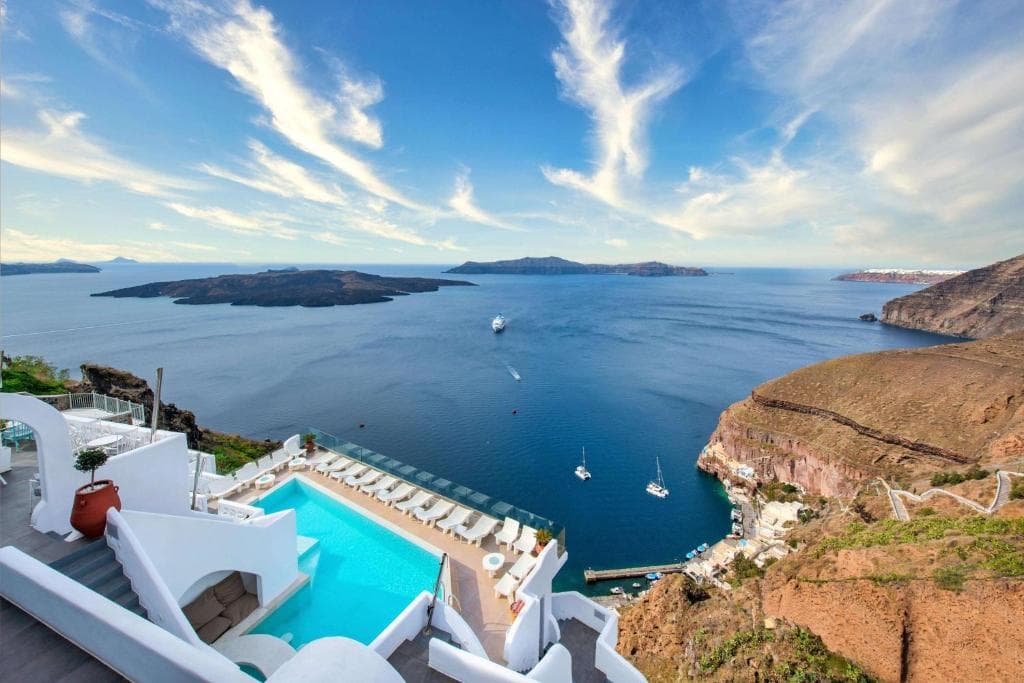 Athina Luxury Suites, Fira