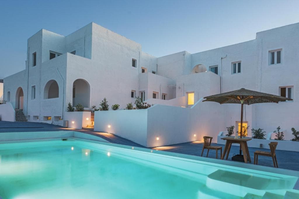 Voca Hotel & Suites, Kamari