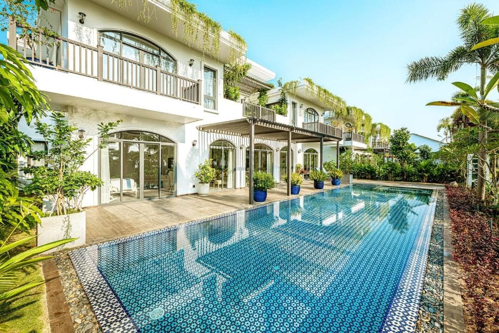 Sunset Sanato Resort & Villas, Bai Truong