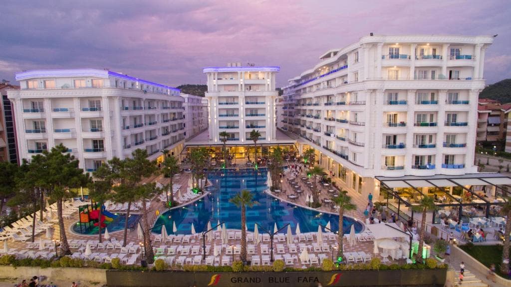 Grand Blue Fafa Resort & SPA, Golem