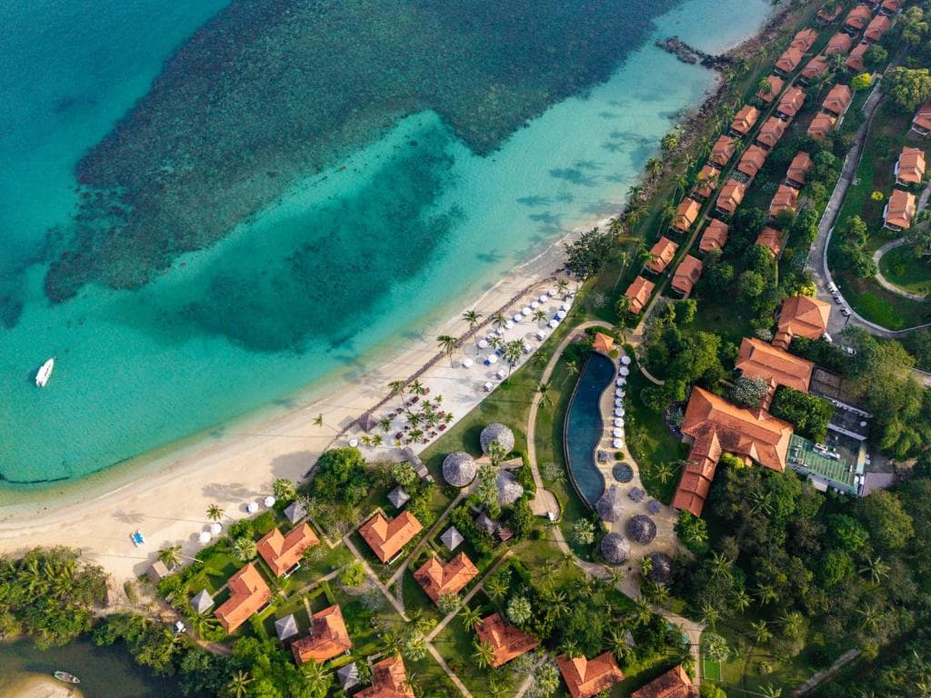 Napasai Samui, Maenam Beach