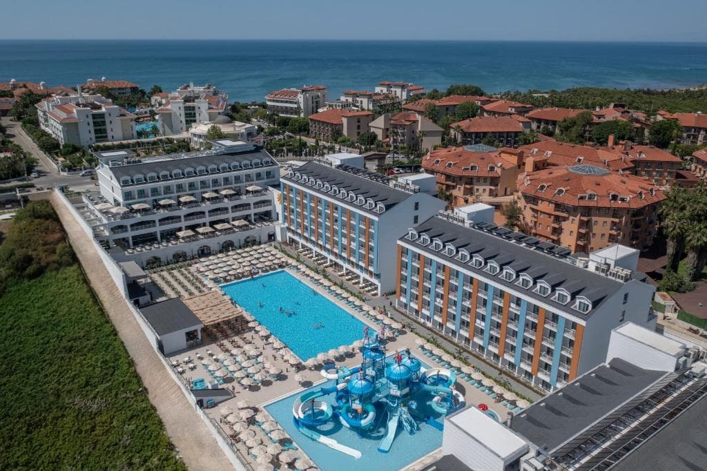 Arcanus Trendline Resort, Side