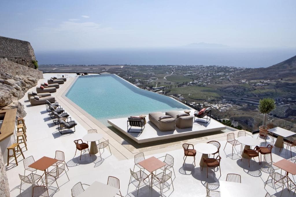 Elessa Hotel, Pyrgos