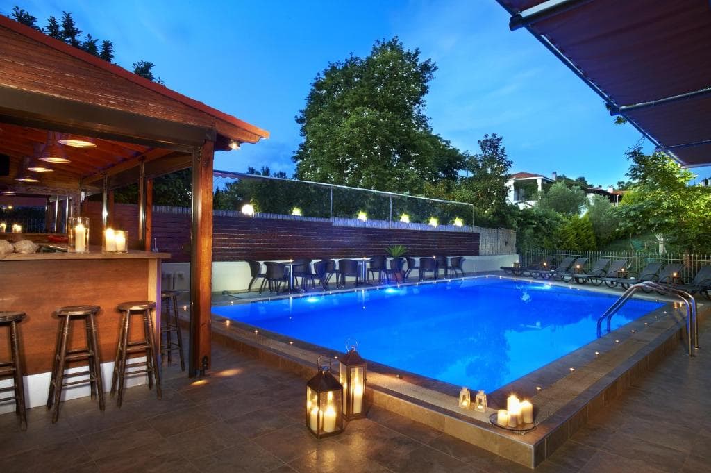 4 You Hotel Apartments, Metamorfosis