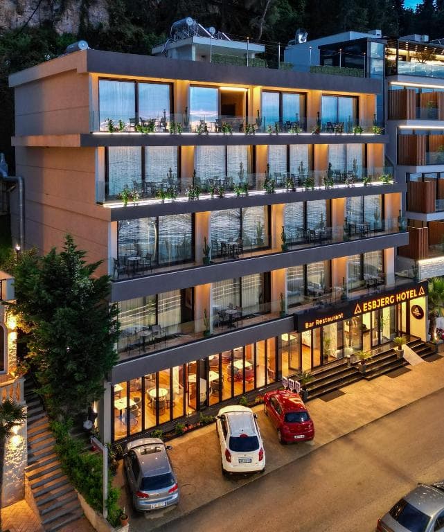 Esbjerg LJ Hotel, Vlora