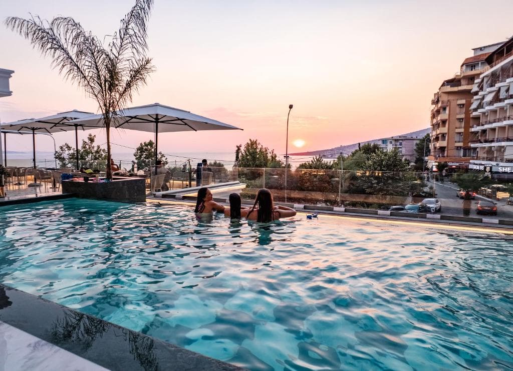 Hotel Oasis, Sarande